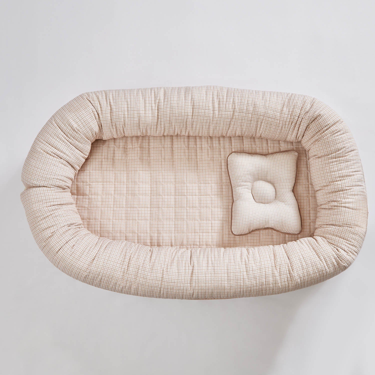 Checked Newborn Baby Nest