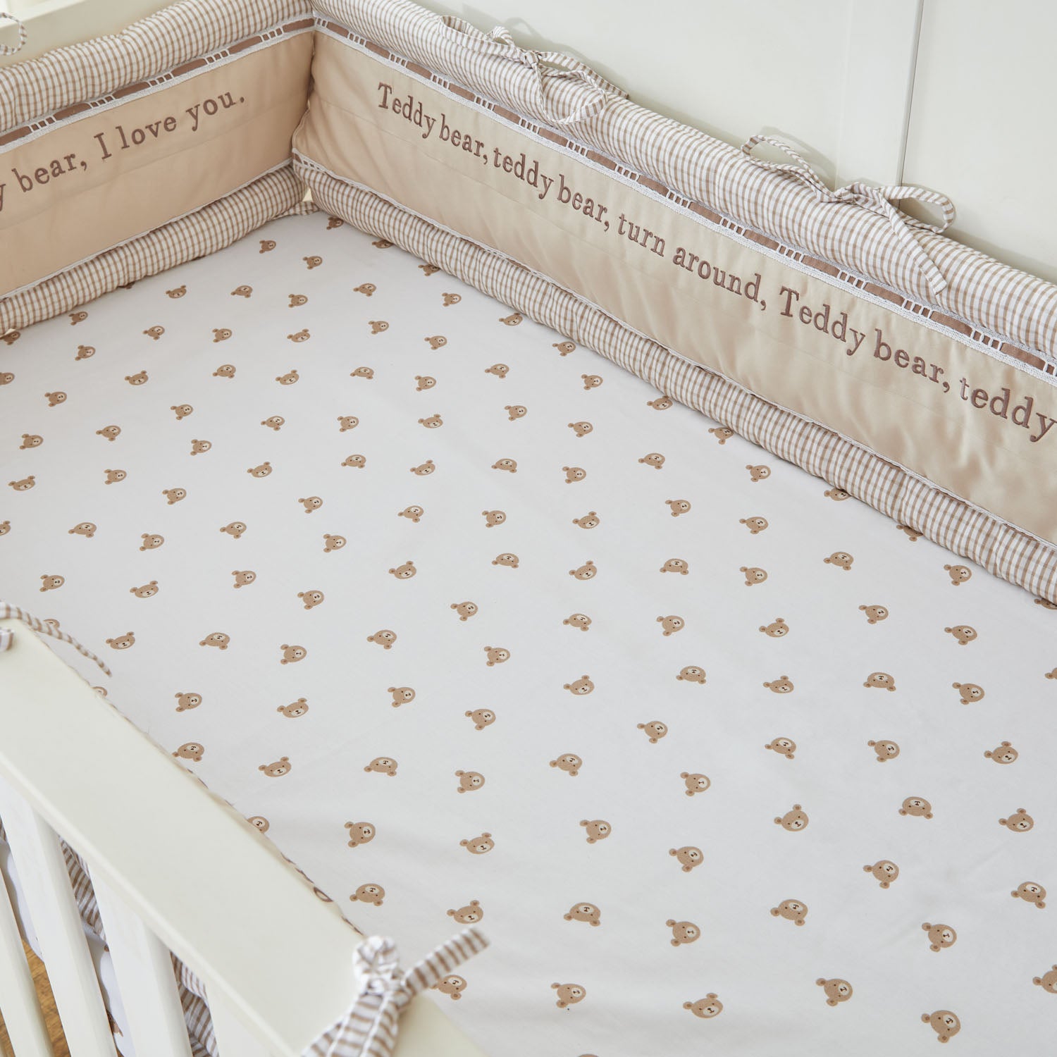 Teddy Cot Bumper