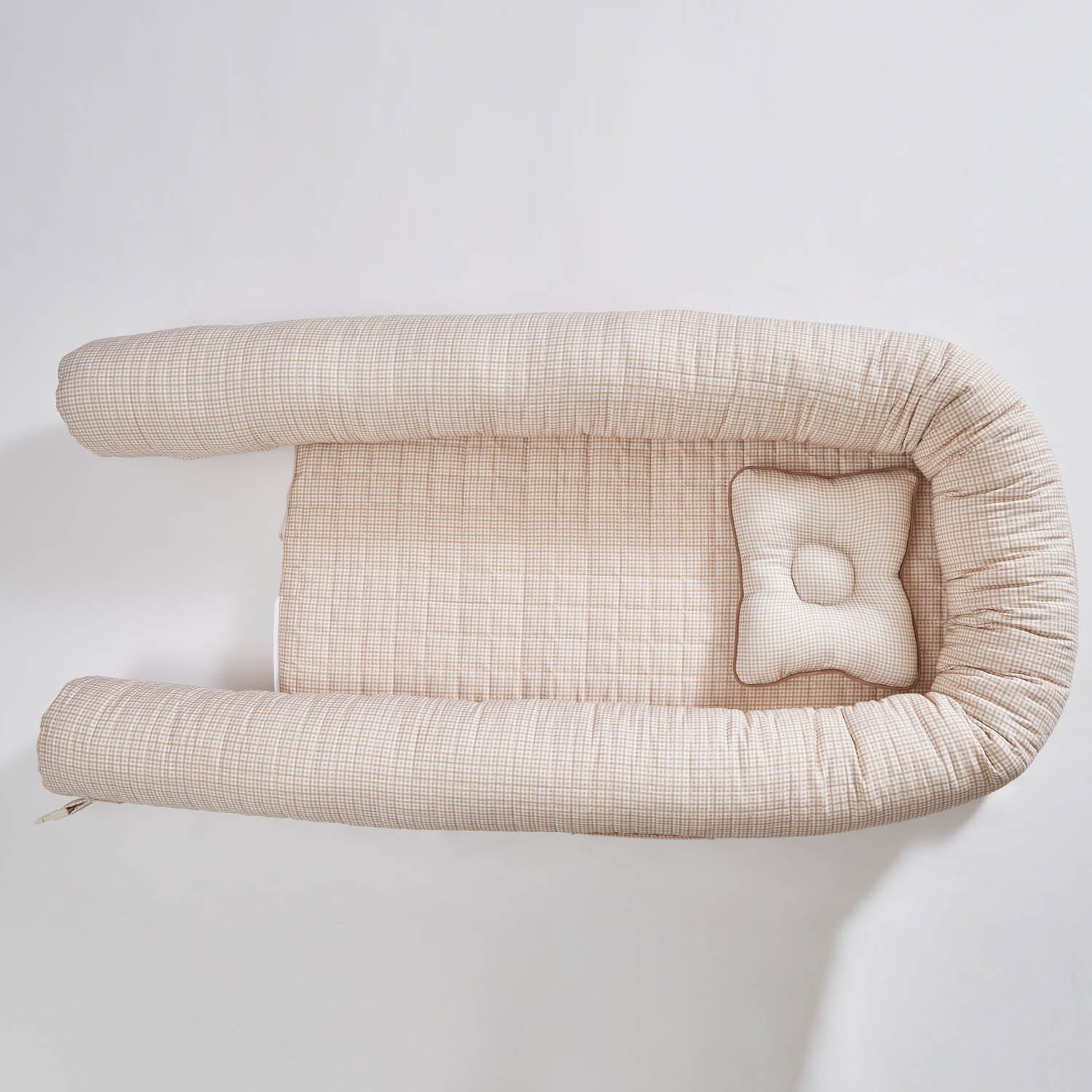 Checked Newborn Baby Nest