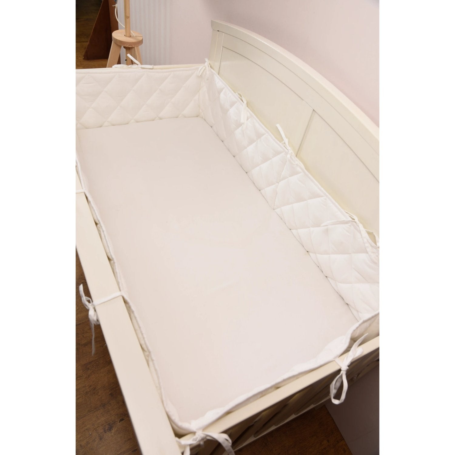 White Cot Bumper