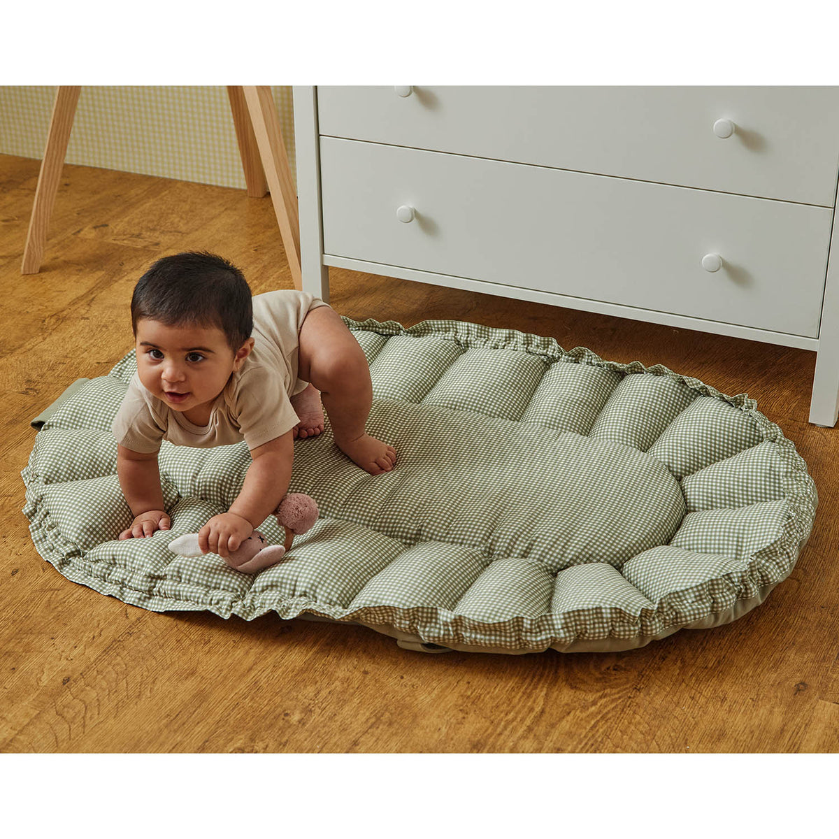 Green Checks Cradle All-in-one Carry Nest